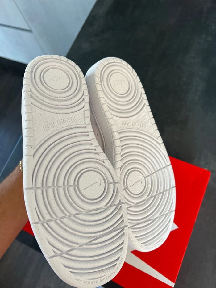 Basket Nike femme taille 36.5 - photo numéro 8