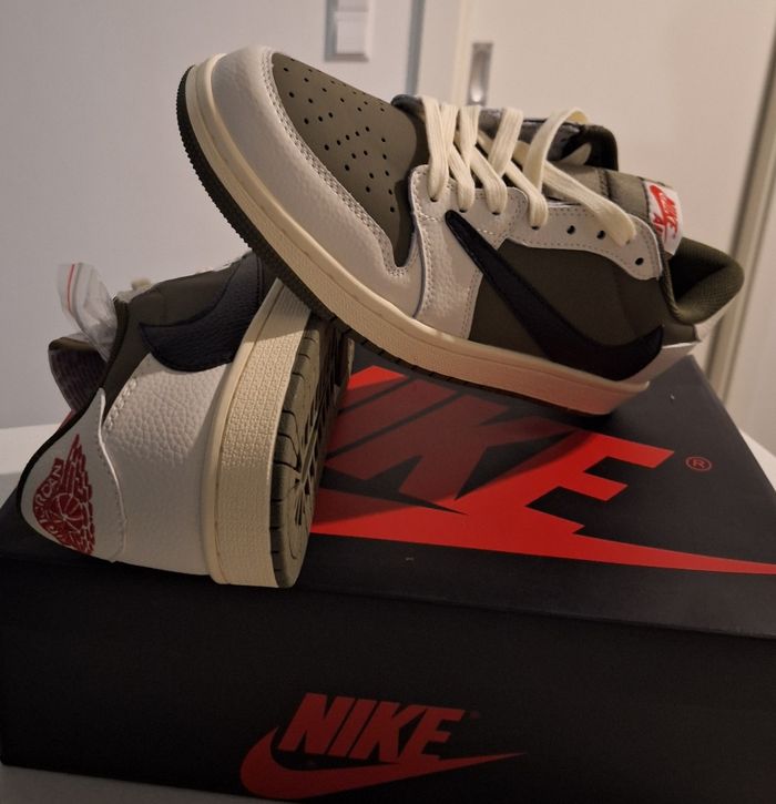 Black friday Nike air Jordan Travis Skott  taille 45 neuve avec étiquettes 🏷