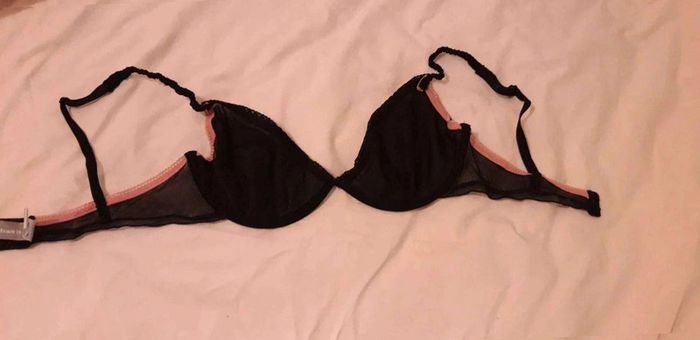 Soutien  gorge  noir liseré rose T90C - photo numéro 4