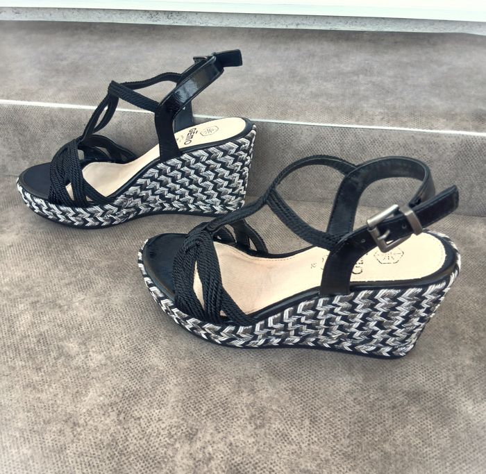 Escarpins / Sandales à talon compensé et brides en cordelette - photo numéro 3