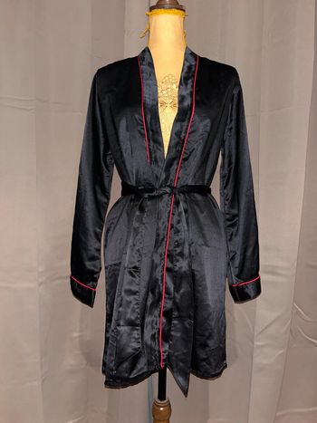 Kimono satin noir et rouge taille M