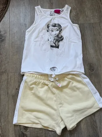 Ensble short et débardeur 4ans