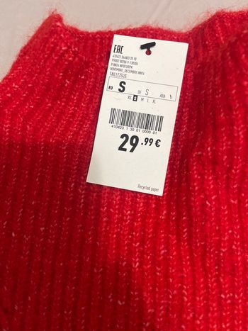 Pull  taille S pilule rouge neuf