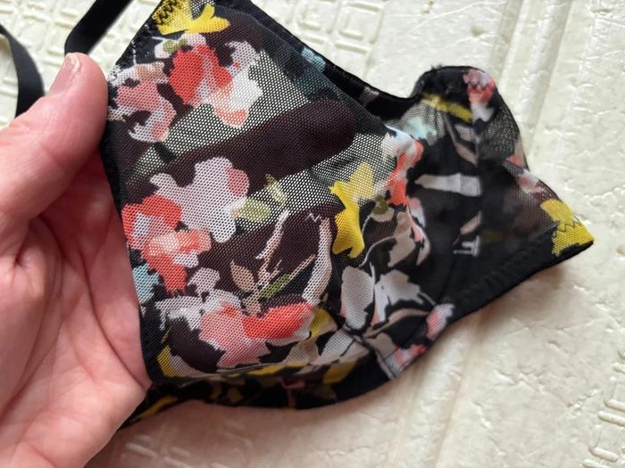 Soutien gorge noir fleuri Primark 90C neuf - photo numéro 2