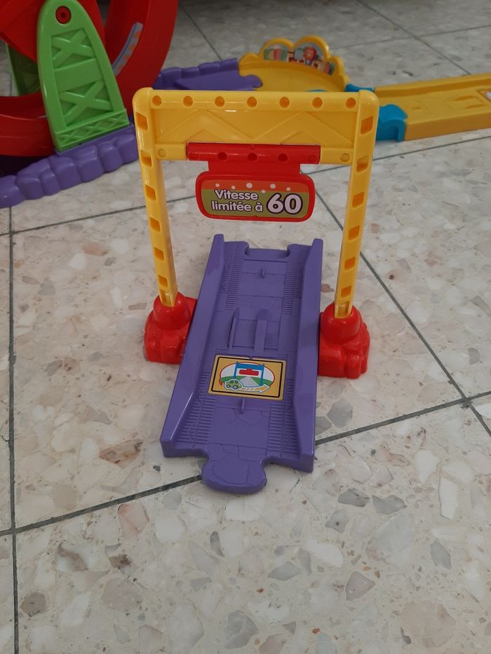 Mon super circuit radio télécommandé Tut tut bolide - photo numéro 4