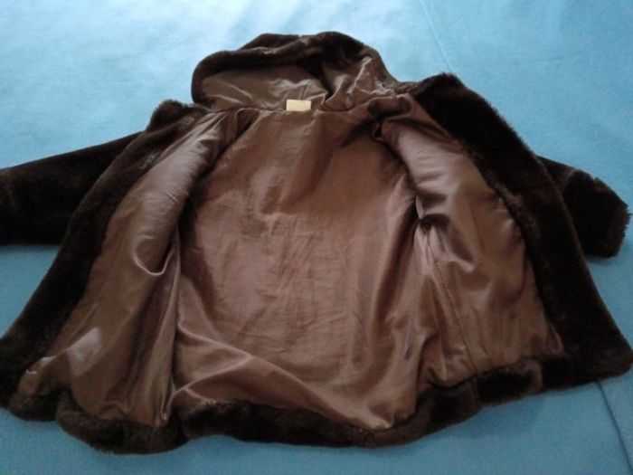Manteau enfant fausse fourrure - photo numéro 3