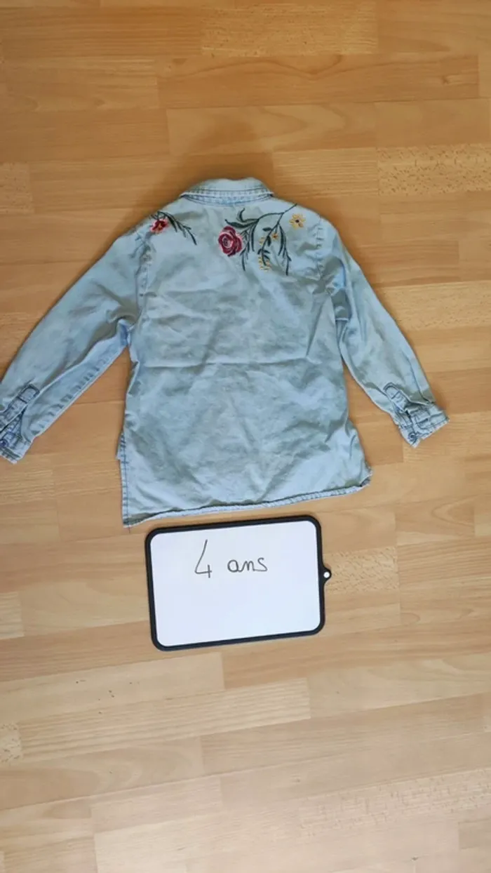 Chemise en jean taille 4 ans - photo numéro 3