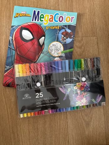 Coloriage spiderman + feutres