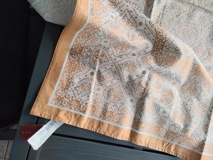 nappe Zara home or blanc fetes