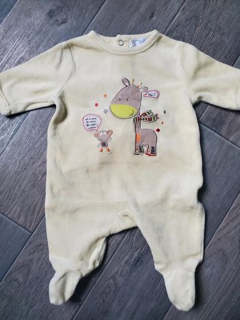Pyjama velours taille 1 mois bon état
