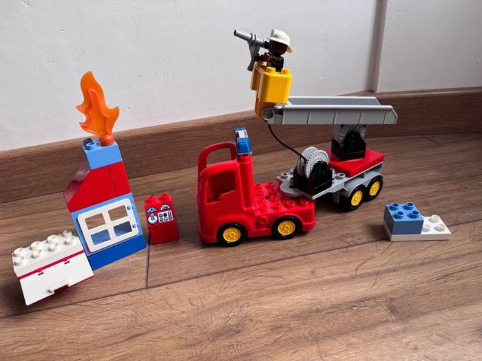 Lego duplo- 10592 - Le gros camion de pompiers - photo numéro 5
