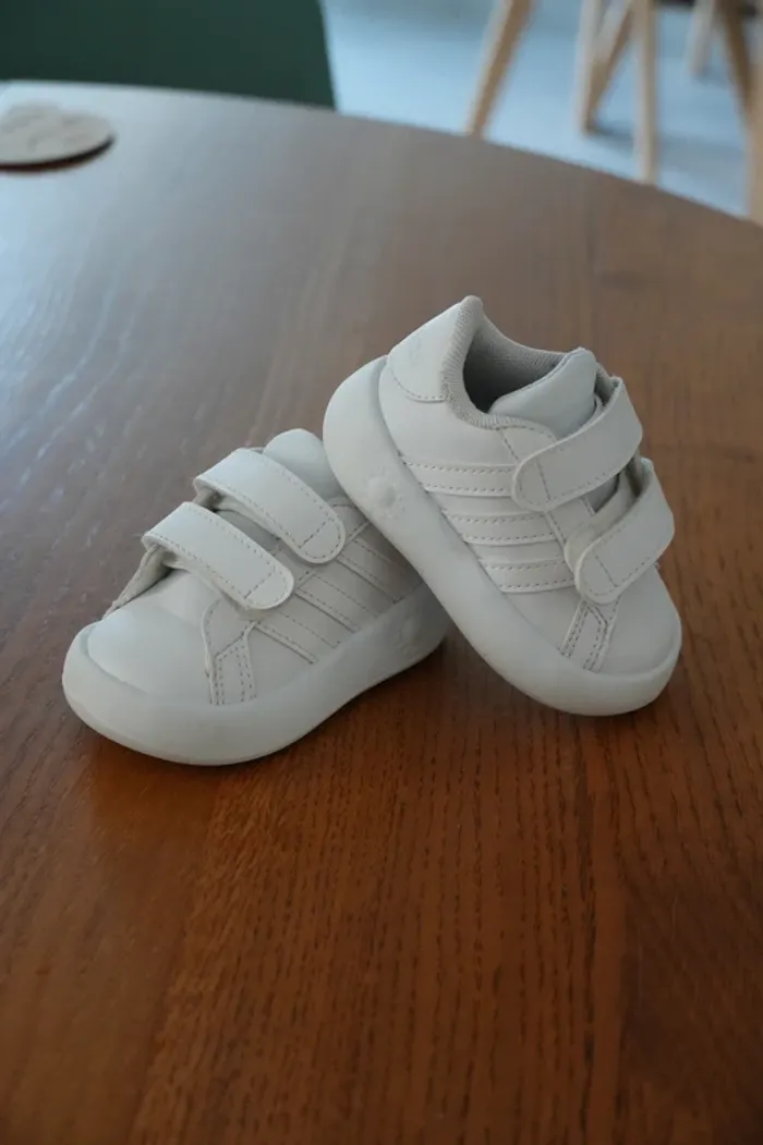 Petites baskets Adidas blanches bébé - Pointure 19 - photo numéro 2