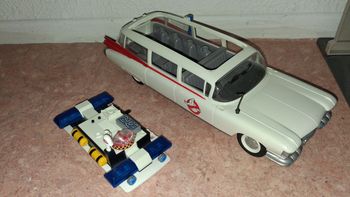 Maison et voiture SOS Fantôme