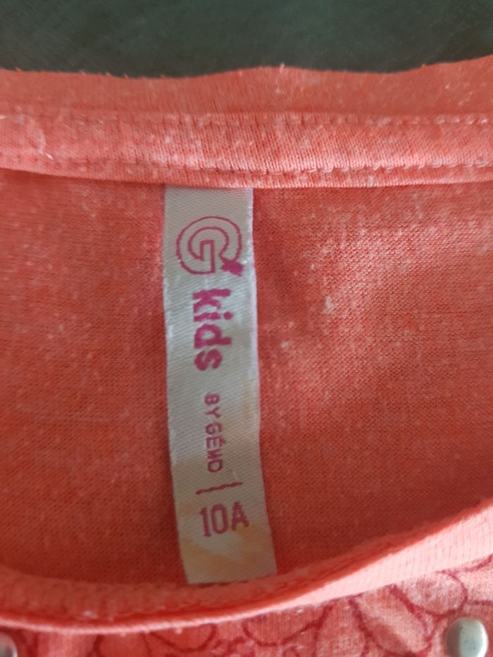 10 ans. Gémo. Tee shirt fantaisie. - photo numéro 3