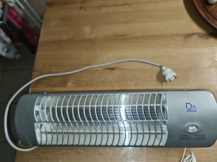 Proche du neuf chauffage mural/Réglette Radiante 1200W de la marque Drexon, - photo numéro 2