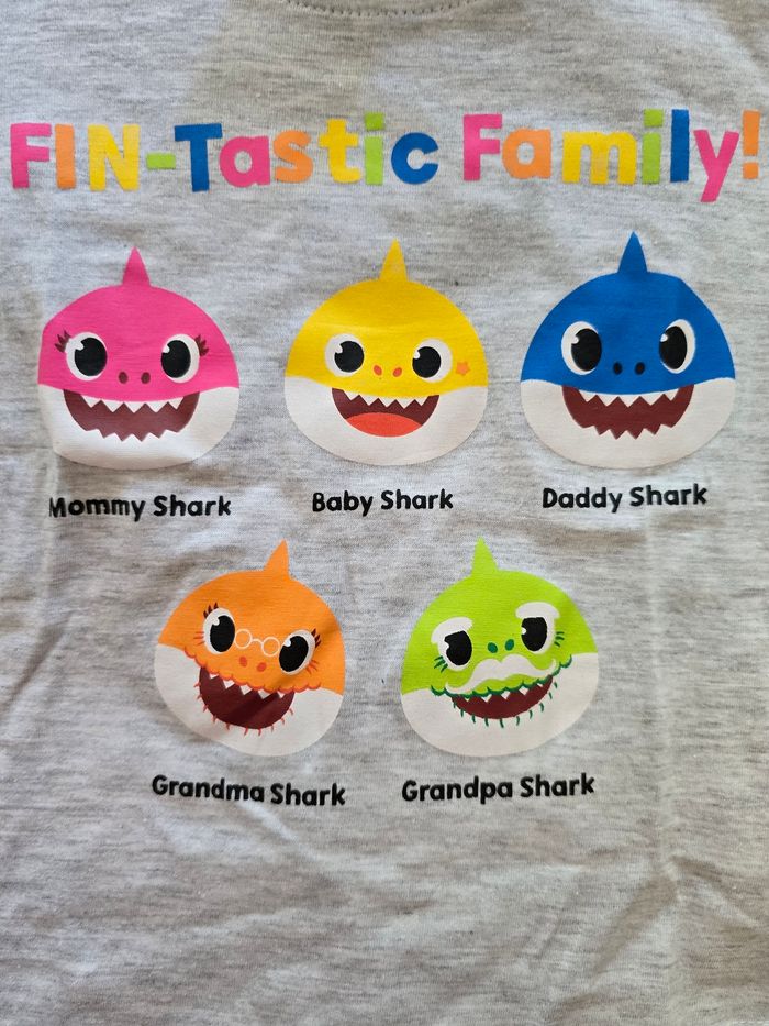 T-shirt baby shark 2ans - photo numéro 2