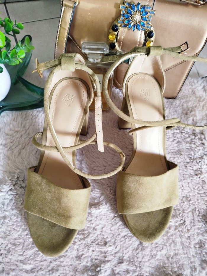 Sandales kaki H&M lire annonce - photo numéro 3