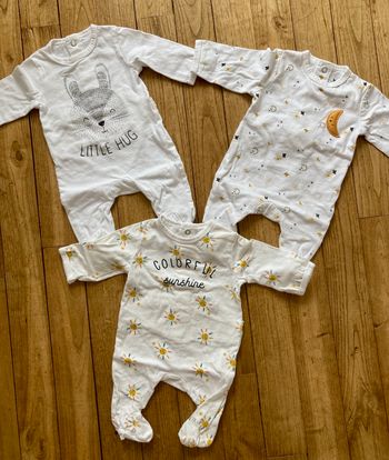 Lot pyjamas 1 mois Kiabi