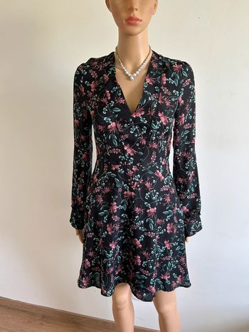 Robe noire et fleurie à manches longues Morgan taille 36 jamais portée (taille petit)