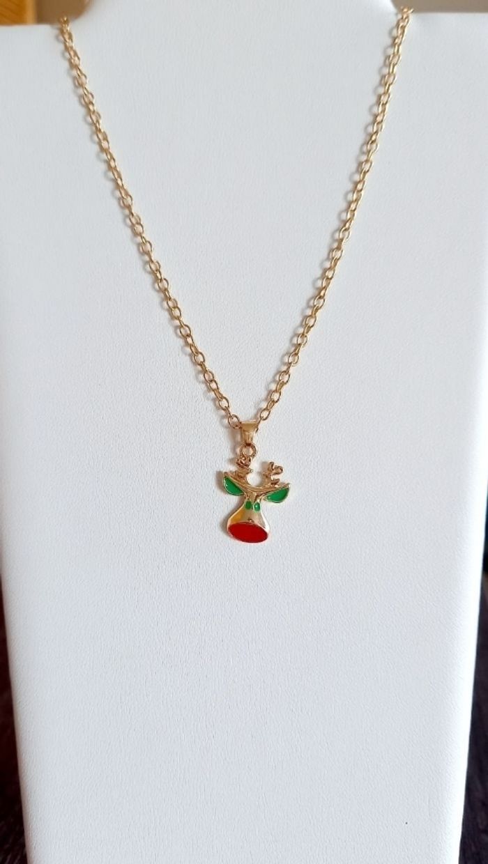 Collier doré tête de Renne de Noël