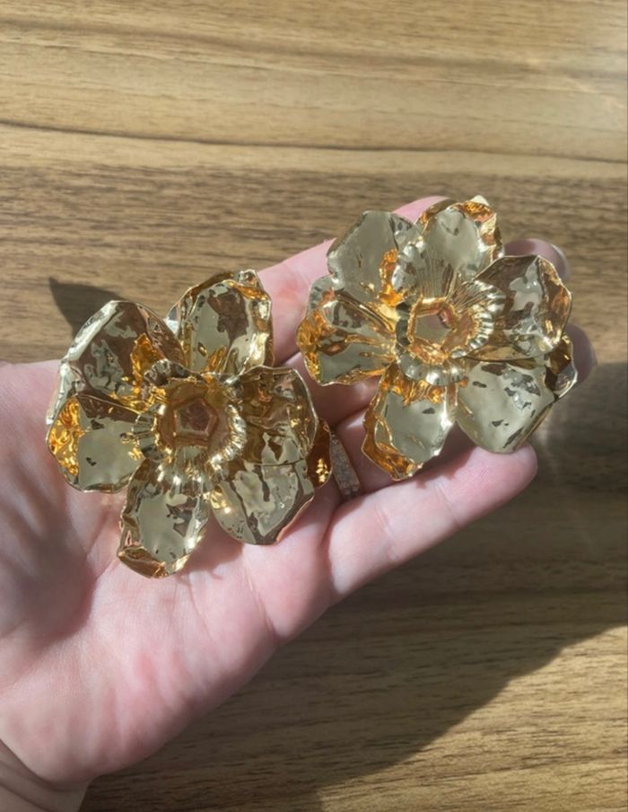 Boucles d’oreilles NEUVES pour femme en forme de fleurs 🌼.