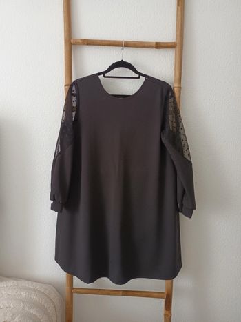 Jolie robe noire avec plumetis & dentelle taille unique