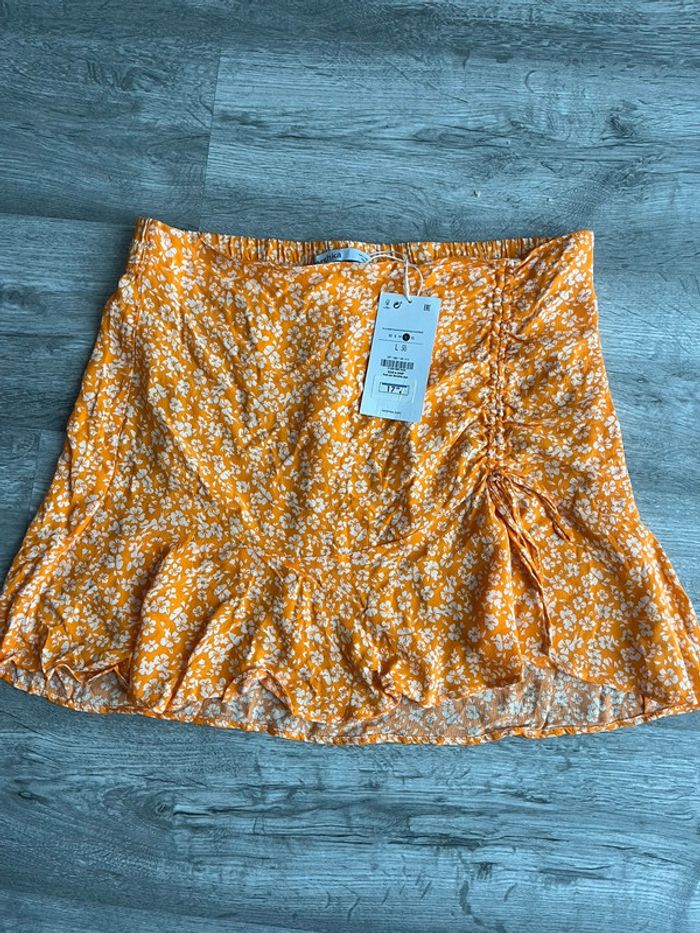 Jupe fleurie neuve Bershka L