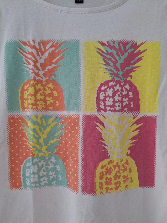 Tee-shirt blanc avec ananas 12 ans Kiabi 
 bon état ni trous ni tache - photo numéro 3