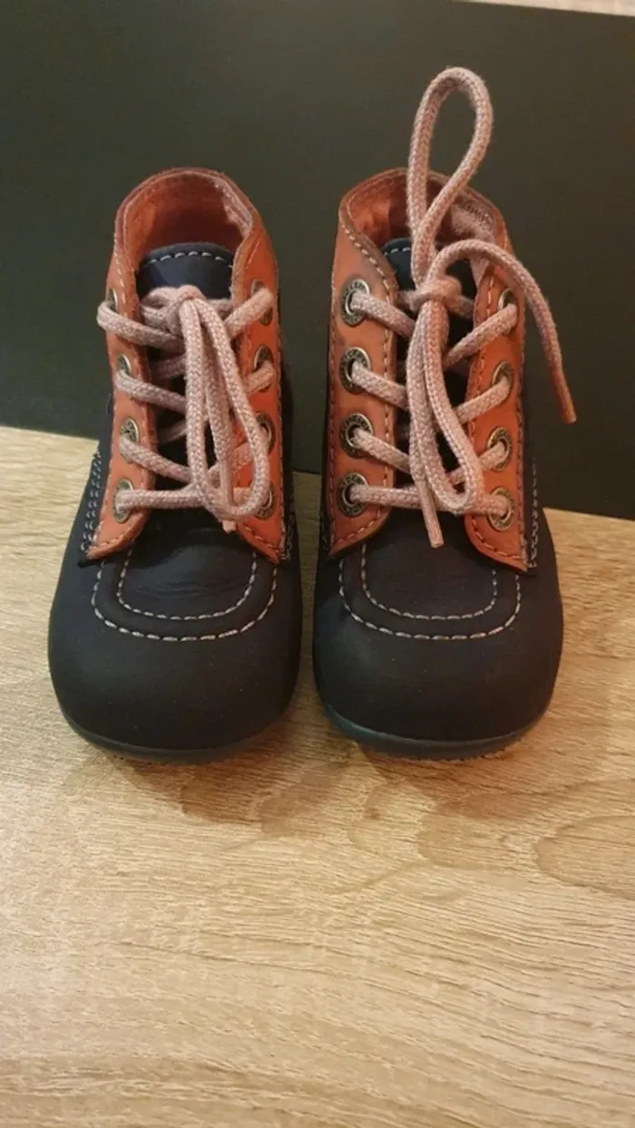 Lot de 3 paires de chaussures pointure 23 - photo numéro 9