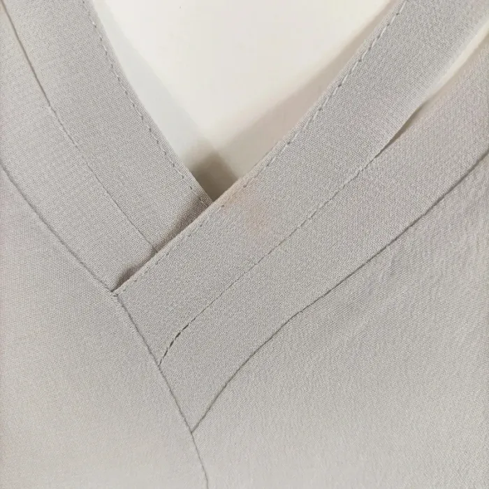 Robe midi asymétrique AllSaints gris clair - Col V - Taille S - A661 - photo numéro 3