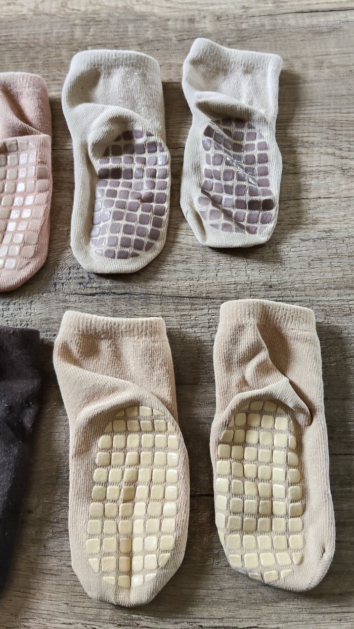 Lot de 6 paires de chaussettes antidérapantes 1-3 ans - photo numéro 8