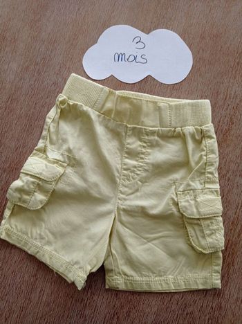 Short jaune 3 mois
