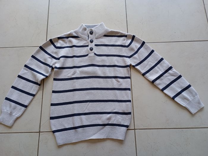 Pull marin 8 ans comme neuf
