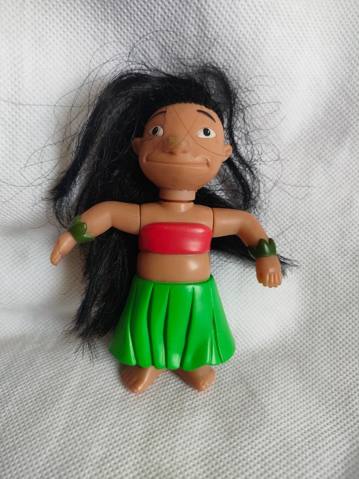 Figurine lilo dans le Disney lilo et Stitch