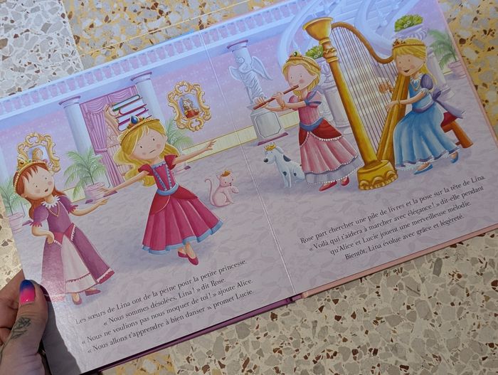 Livre le bal des princesses neuf - photo numéro 3