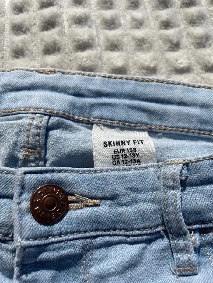 Jeans skinny fit bleu ciel – 12/13 ans, petits trous aux genoux - photo numéro 3