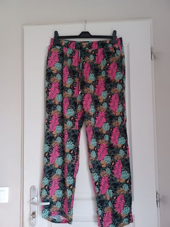 Pantalon d été. Fluide 