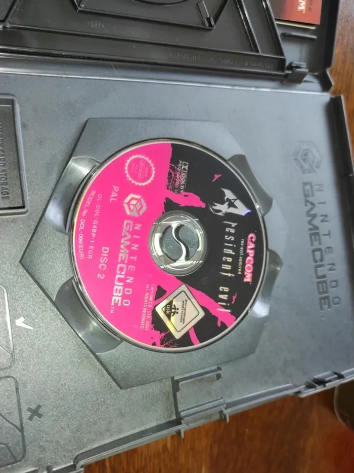 Résident evil nintendo GameCube - photo numéro 4