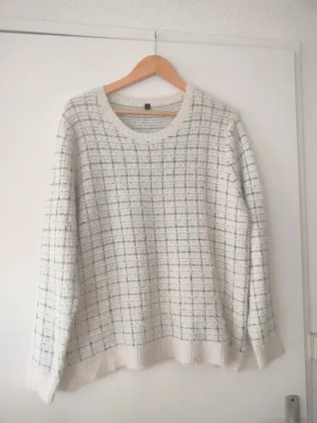 Pull bien chaud taille 6