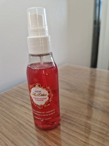 Brunes corps et cheveuxp