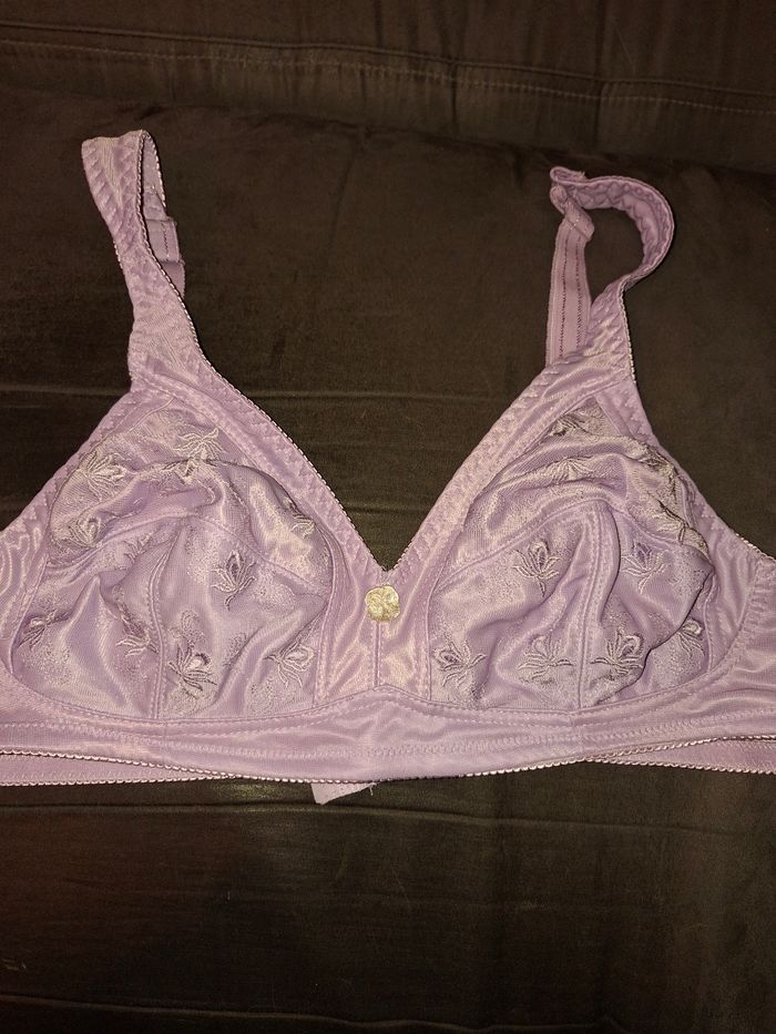 Soutien-gorge brodé Lilas - Très bon état - 110E