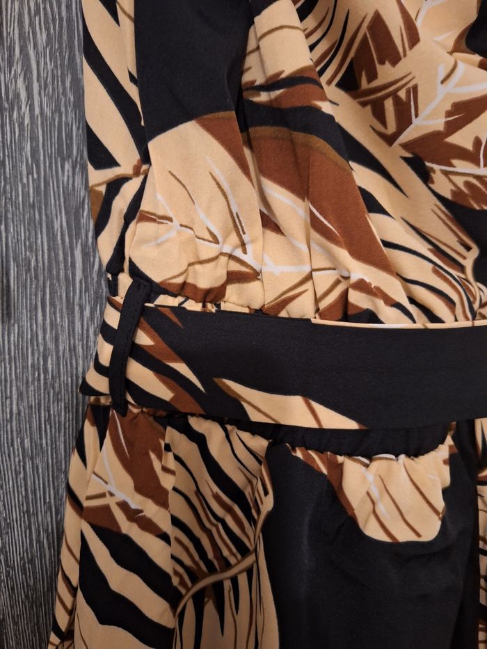 Combinaison à une épaule et jambes larges imprimé feuilles - photo numéro 7