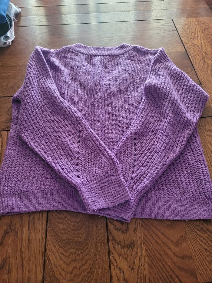 Joli pull lilas col V la halle  taille S - photo numéro 4