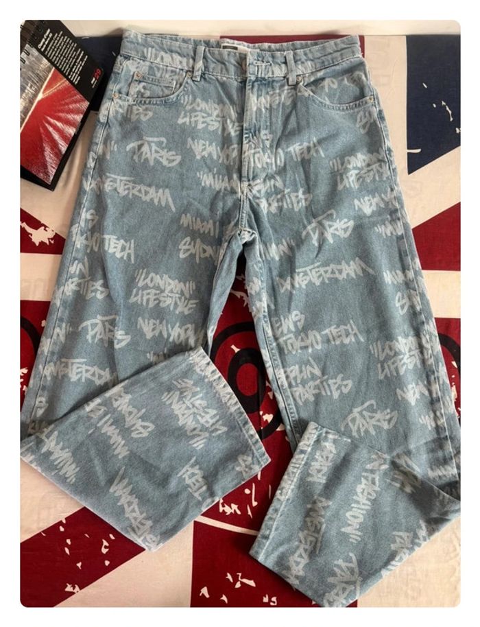 Pantalon Bershka bleu clair motif ville taille S - photo numéro 9