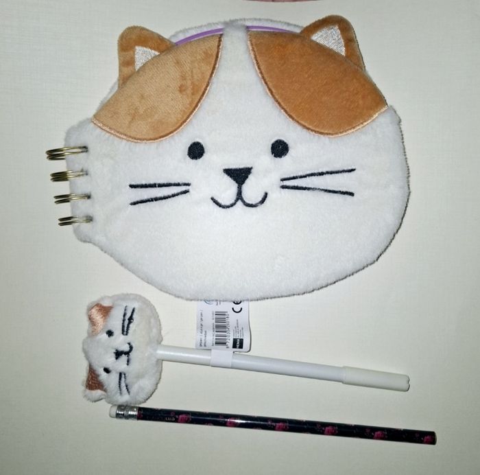 Carnet et stylo chat doux