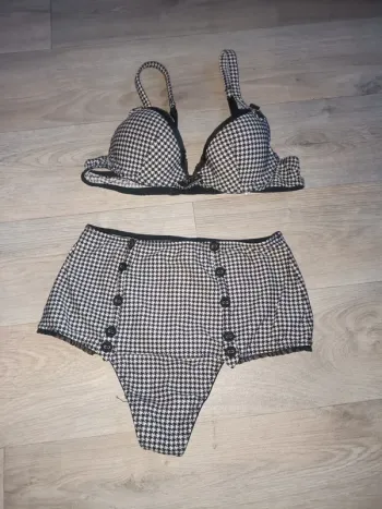 Soutien gorge 80 A etam pied de poule noir blanc avec armature et mousse
