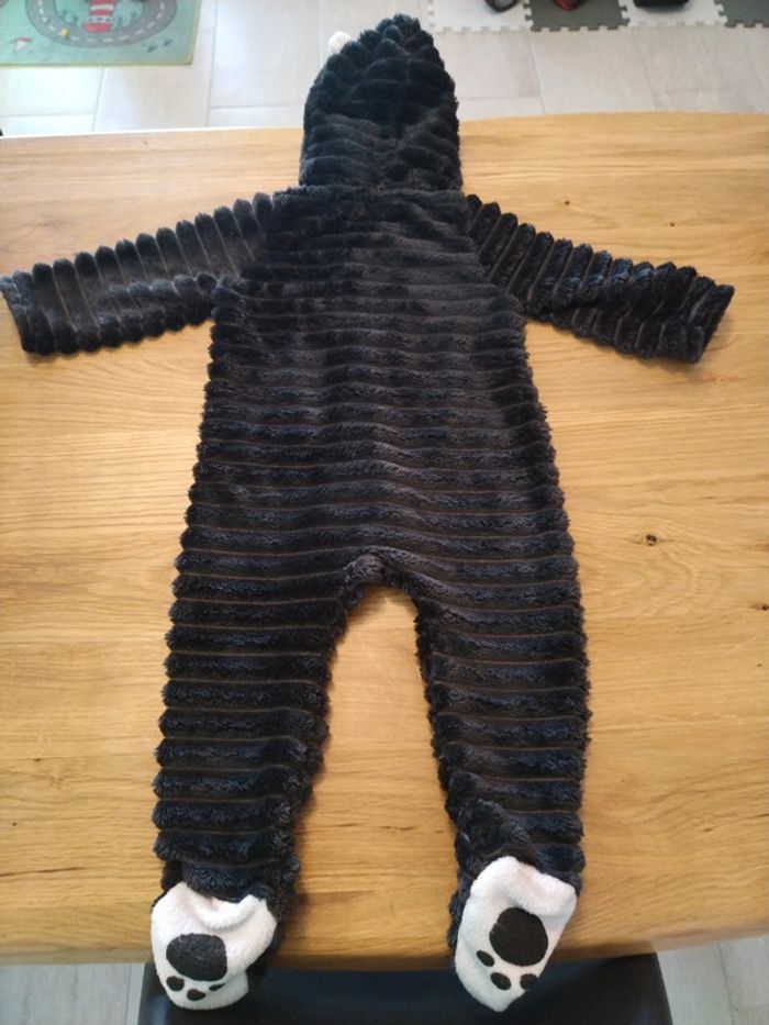 Combinaison taille 9 mois - photo numéro 2