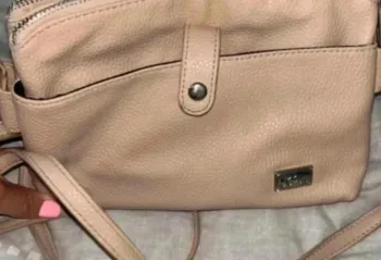 Petit sac à mains beige en très bon état