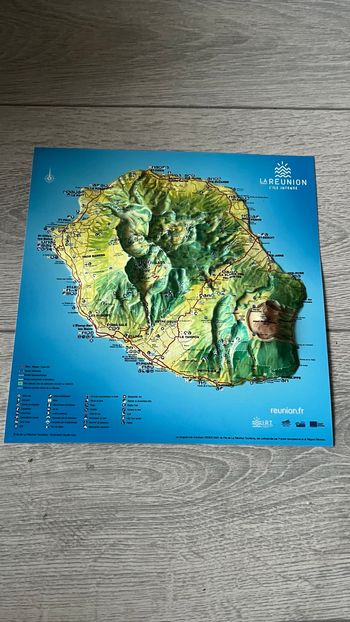Carte en relief de l’île de la réunion