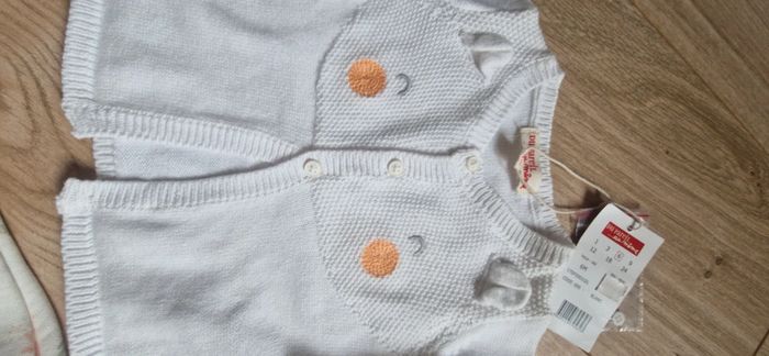 Lot de 1 gilet et 1 sweat bébé fille en 6 mois neufs - photo numéro 5